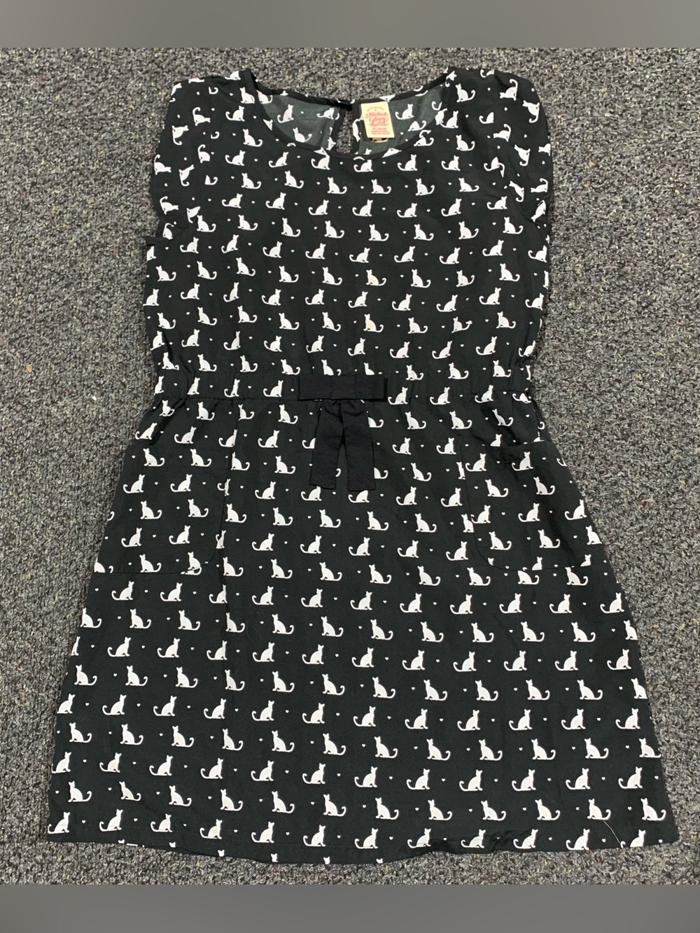 Girls 14/16 polyester black dress with white cats